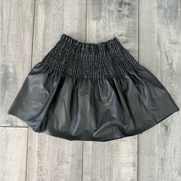 NWT Zara Kids Girls Faux Leather Skirt. Size 7 in Black. - Picture 1 of 5